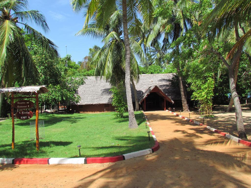 Lord Of The Forest Batticaloa Bagian luar foto